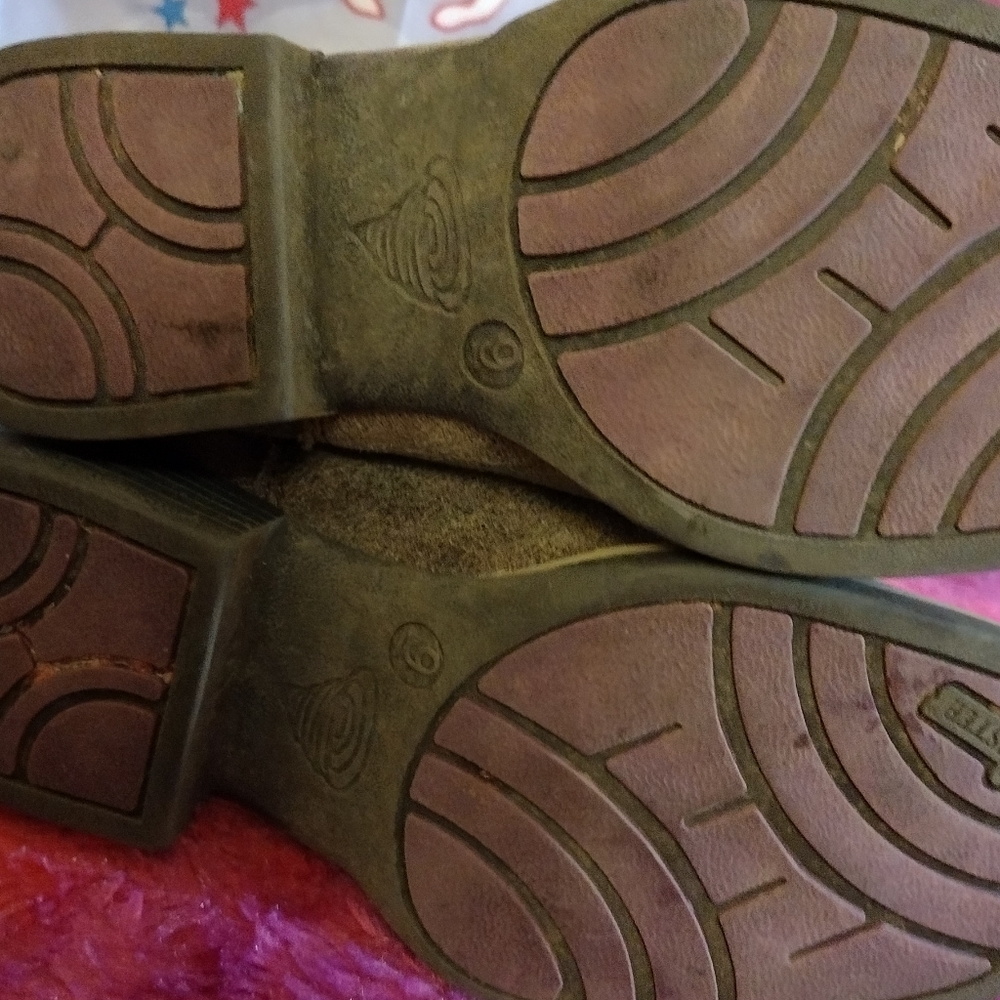 Size 9 girl twister boots